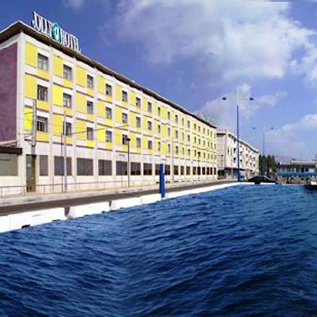 מסינה Hotel Dello Stretto מראה חיצוני תמונה